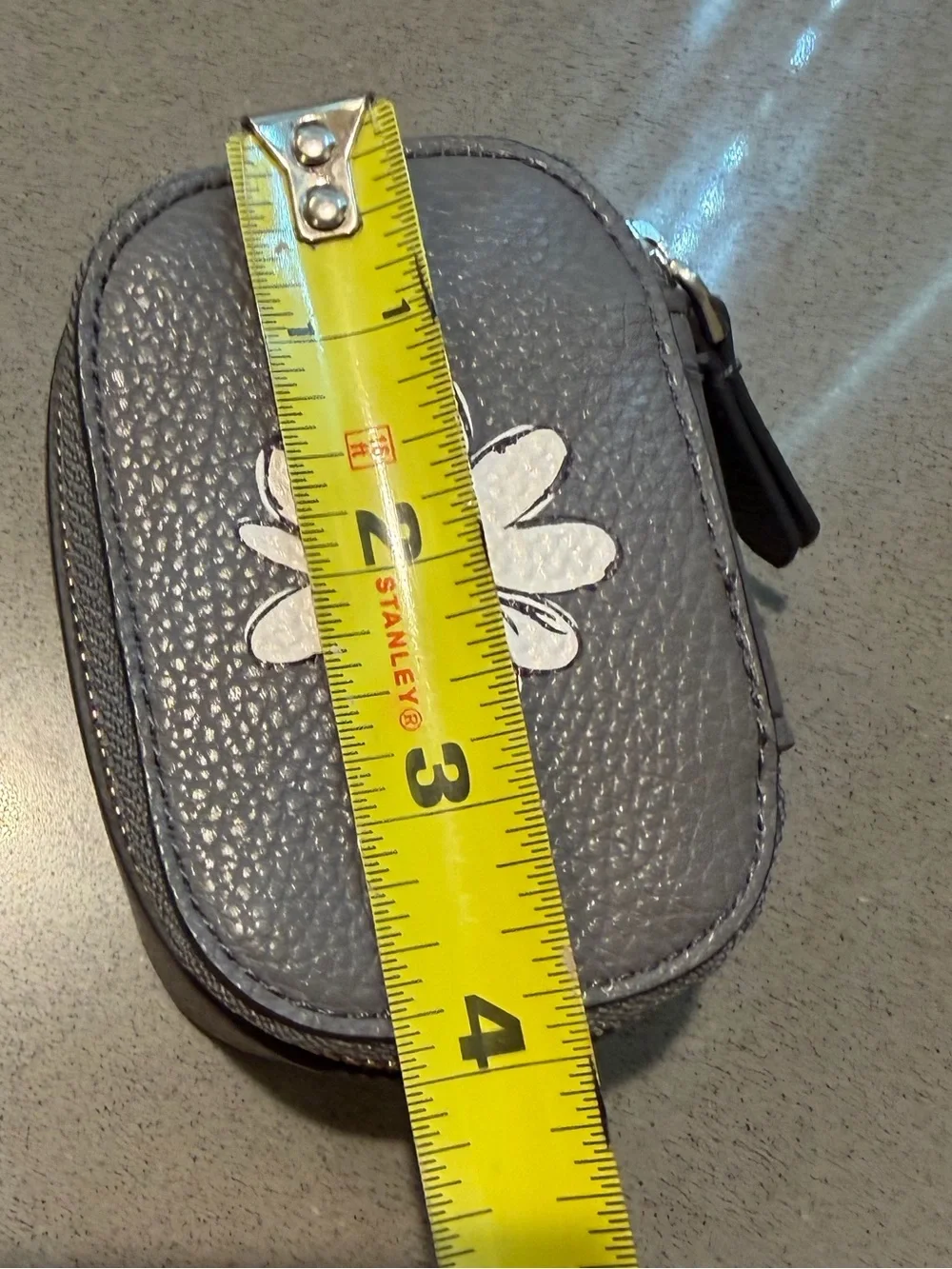 Vera Bradley compact gray